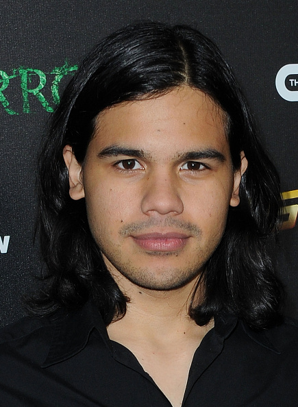 ‘The Flash’ Season 2 Spoilers: Carlos Valdez Reveals Cisco’s ...