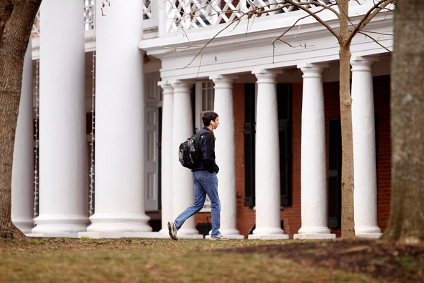 The weight gains some college students experience their first year may be due to varying their sleep patterns from night to night. 