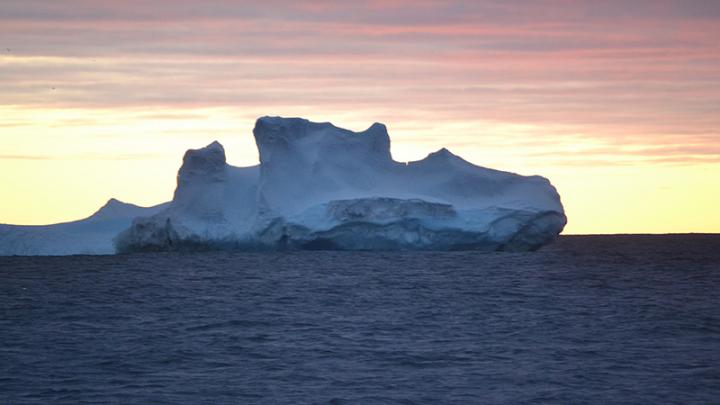 Sunrise Iceberg Sunrise Iceberg