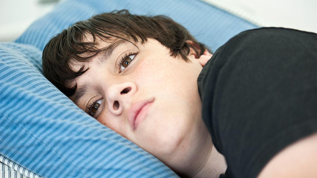 Sleep Problems In Teenagers Reversed In Just One Week By Limiting ...