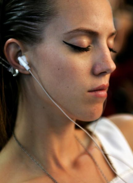 A British study has found that listening to the music you like can help your through surgery.