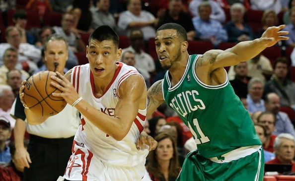 Jeremy Lin and Courtney Lee in 2013.