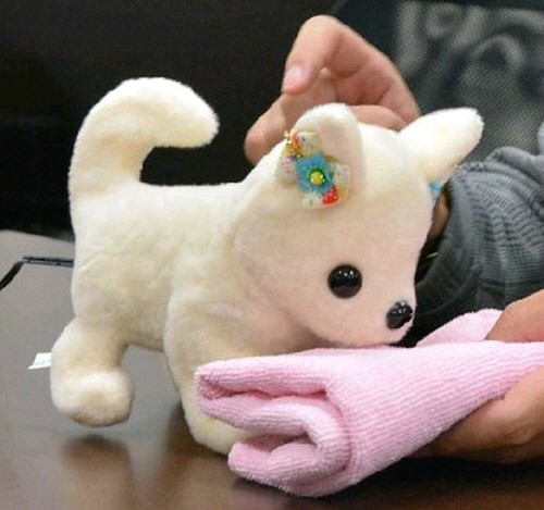 (PHOTO) Odor Smelling Puppy Robot Developed in Japan