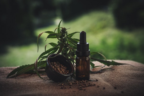 Get Instant Relief from Anxiety by Using CBD Oil