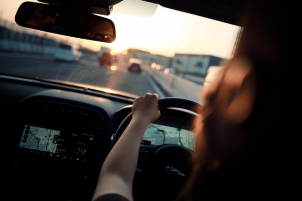 4 Driving Behaviors in Which Teens Should Never Engage
